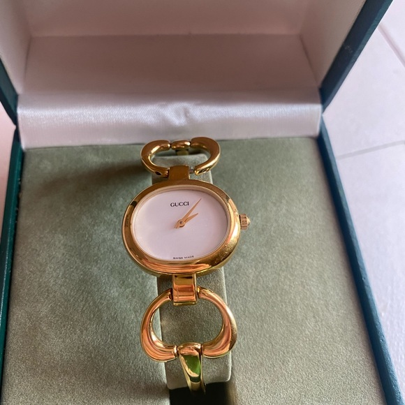 Authentic vintage Gucci watch - Picture 2 of 5
